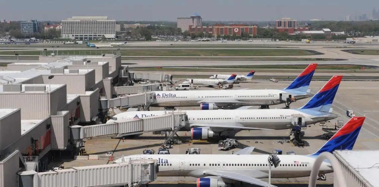 is there a bank of america in atlanta airport